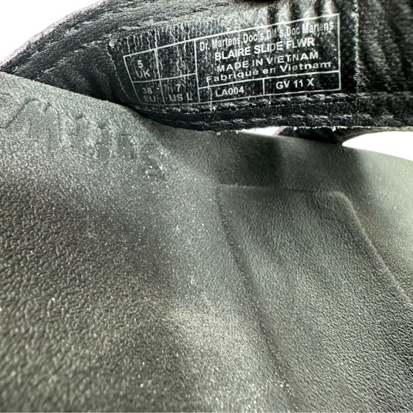 Dr. Martens Women's Blaire Slide Sandal in Lilac. Sz: 7 - Picture 10 of 11